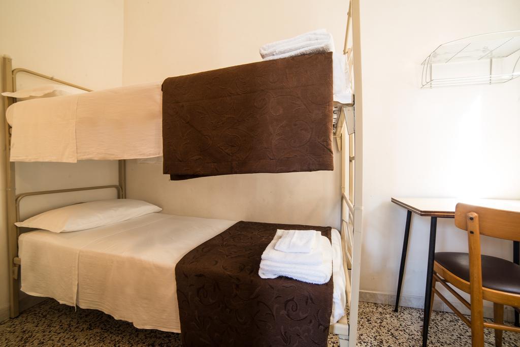 Hotel Nuovo Fiore Cattolica Habitación foto